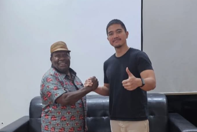 Mantan Bupati Nabire Nahkodai PSI Papua Tengah