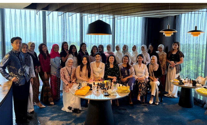 Meracik Wewangian, Merayakan Kartini di Aston Serang