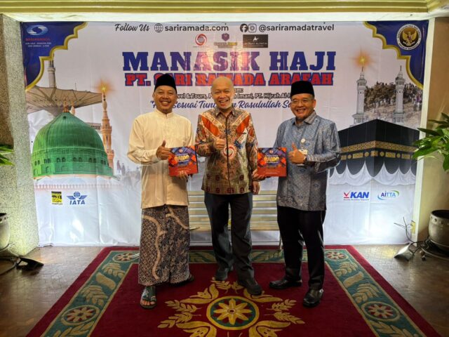 Gaido Luncurkan Sarung Tenun Berbasis Barcode di Manasik Haji Akbar