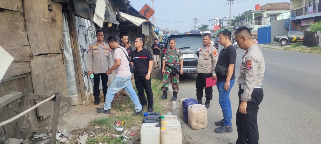 Polsek Cikande Sita 635 Liter Tuak dalam Operasi Pekat di Kibin Polsek Cikande Sita 635 Liter Tuak dalam Operasi Pekat di Kibin