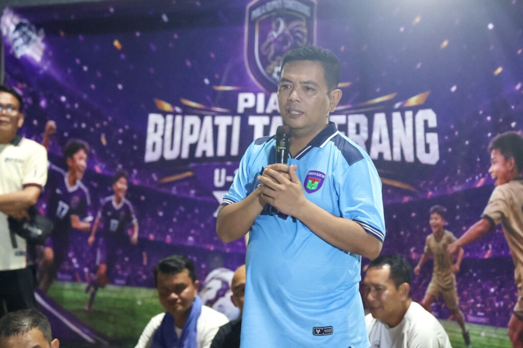 Andra Soni Bermain Bersama Persita Old Star di Pembukaan Piala Bupati Tangerang Andra Soni Bermain Bersama Persita Old Star di Pembukaan Piala Bupati Tangerang