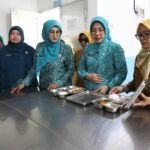 Ibu Rumah Tangga di Kasemen Dilatih Bikin Pempek dan Tekwan