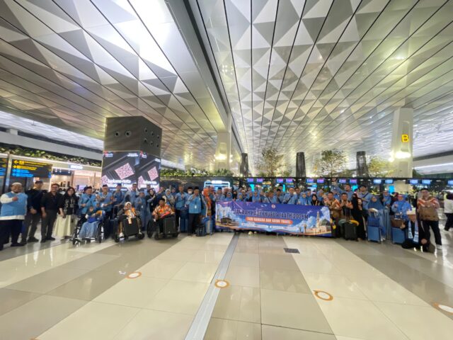 Jamaah Haji Khusus Sari Ramada Arafah dan Gaido Travel Berangkat ke Tanah Suci