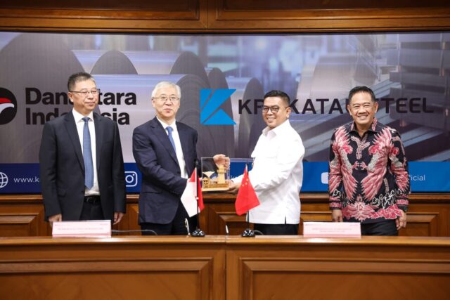 Raksasa Baja Tiongkok Lirik Banten