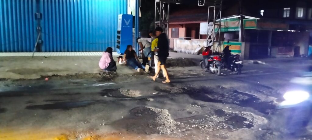 Jalan Rusak Diduga Picu Lakalantas di Ruas Terondol–Sawah Luhur Jalan Rusak Diduga Picu Lakalantas di Ruas Terondol–Sawah Luhur