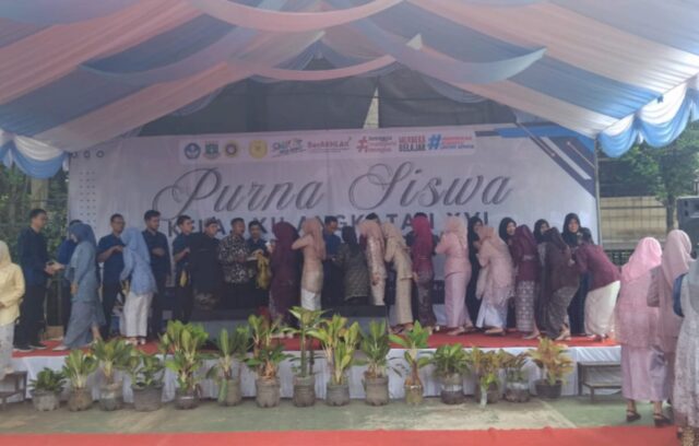 Purna Siswa SMKN 5 Kota Serang Berlangsung Khidmat dan Penuh Haru
