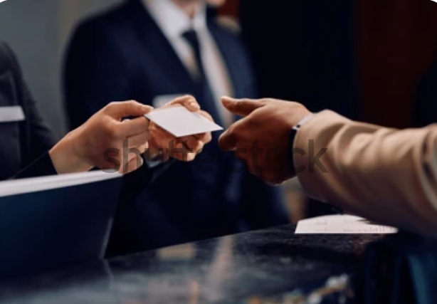 Kemendagri: Warga Tak Harus Serahkan KTP Elektronik saat Check In Hotel