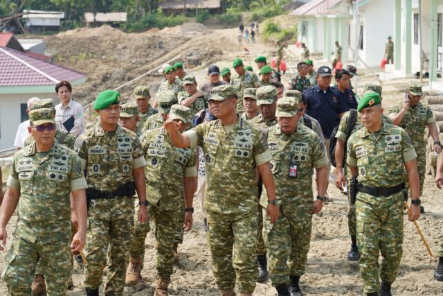 Wakil Panglima TNI Tinjau Proyek Infrastruktur dan Penguatan Ekonomi Desa di Cimanggu