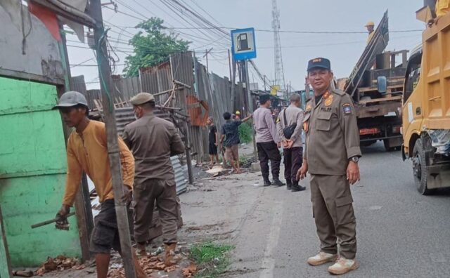 Satpol PP Serang Beri Tenggat Empat Hari untuk Bongkar Bangunan Liar di Kibin