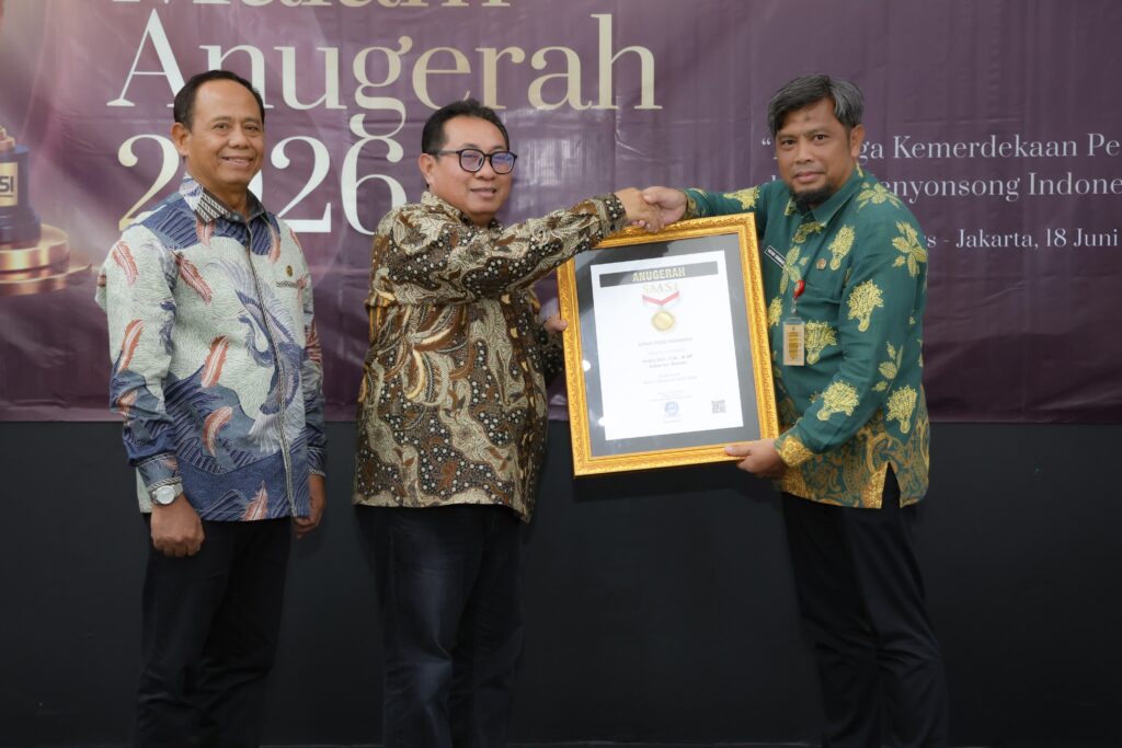 Andra Soni Raih Anugerah Spirit Pers Indonesia dari SMSI