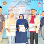 SPPG Sindanglaya 2 Berbagi, Bagikan Buku Kepada Yatim Piatu