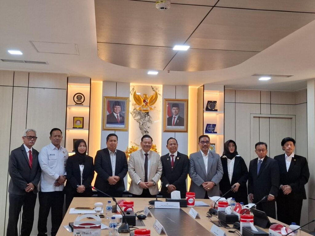 Audiensi dengan Wamenko Hukum, HAM, Imipas, BERSAMA Dorong Gerakan Nasional Relawan Anti Narkoba Audiensi dengan Wamenko Hukum, HAM, Imipas, BERSAMA Dorong Gerakan Nasional Relawan Anti Narkoba
