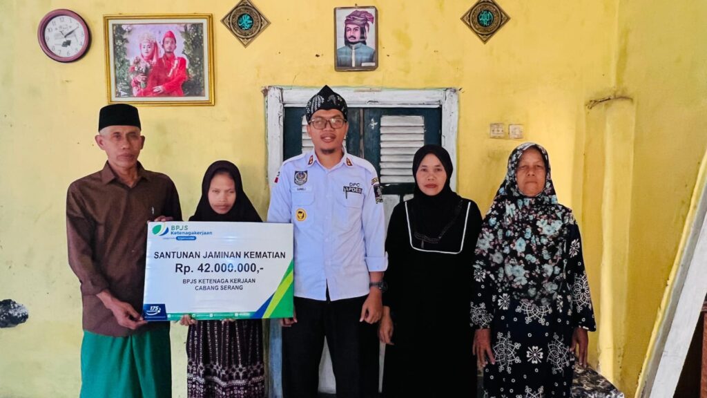 Ahli Waris Terima Santunan Rp42 Juta, Pemdes Sindangheula Dorong Kepesertaan BPJS Ketenagakerjaan Ahli Waris Terima Santunan Rp42 Juta, Pemdes Sindangheula Dorong Kepesertaan BPJS Ketenagakerjaan