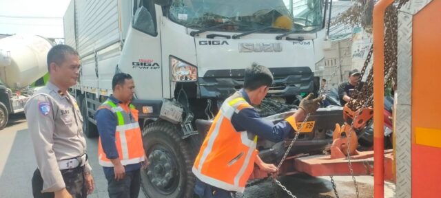 Polisi Selidiki Kecelakaan Beruntun Tiga Truk di Cikande