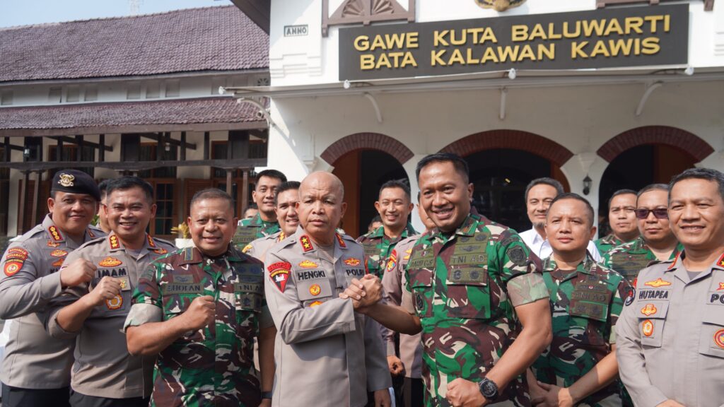 Danrem : Sinergi TNI-Polri Jadi Jaminan Rasa Aman Masyarakat Danrem : Sinergi TNI-Polri Jadi Jaminan Rasa Aman Masyarakat