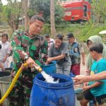 Mobil Damkar Kodim 0602/Serang Salurkan Air Bersih untuk Warga Terdampak Kekeringan