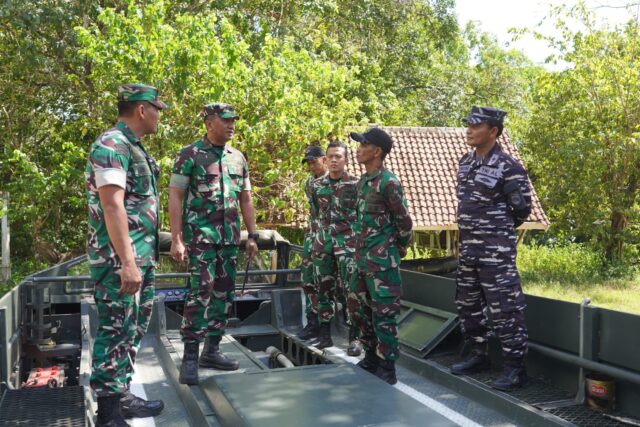 Danrem Tinjau Kesiapan Konservasi Badak Jawa di Ujung Kulon