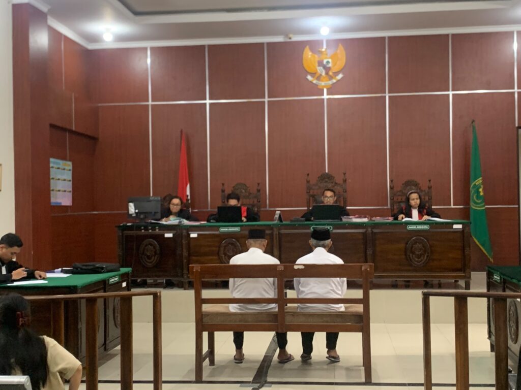 Dua Anggota Linmas Divonis Lima Bulan Penjara dalam Kasus Pengeroyokan Dua Anggota Linmas Divonis Lima Bulan Penjara dalam Kasus Pengeroyokan
