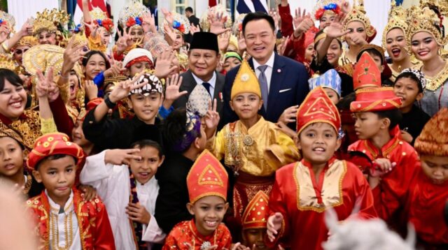 Prabowo Jamu PM Thailand dalam Jamuan Malam Bernuansa Budaya Nusantara