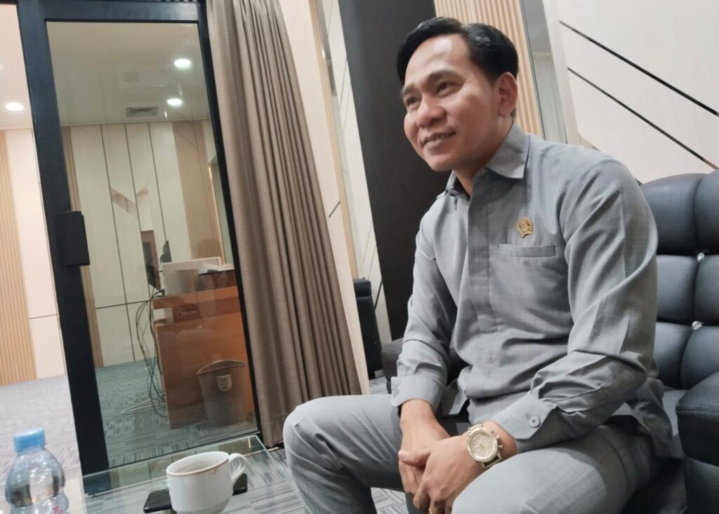 Ade Rahmat Hidayat Dorong Perda Pertambangan untuk Benahi Legalitas dan Pengawasan Ade Rahmat Hidayat Dorong Perda Pertambangan untuk Benahi Legalitas dan Pengawasan
