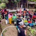 Pemuda Berdampak Salurkan Air Bersih untuk Warga Terdampak Kemarau di Pandeglang‎