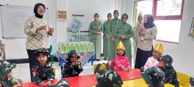 Ketua Persit Siliwangi Soroti Pendidikan Anak dalam Kunjungan ke TK Kartika XIX-39