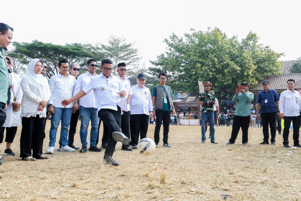 Pesta Rakyat Cibaliung Diusulkan Masuk Kalender Pariwisata Nasional Pesta Rakyat Cibaliung Diusulkan Masuk Kalender Pariwisata Nasional