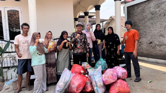Di Sindangheula Sampah Plastik Menjadi Rupiah