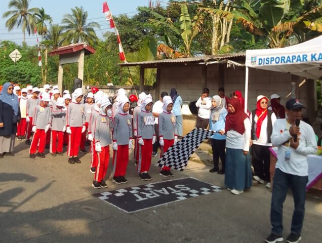Gerak Jalan di Ciomas, Menanam Nasionalisme dari Jalan Desa