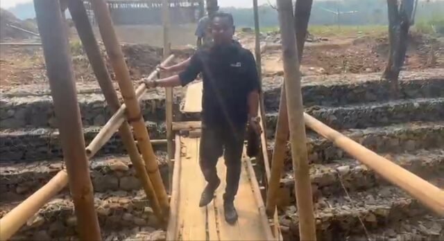 Jembatan Rp4,6 Miliar di Cikulur Disorot, Forwatu Pertanyakan Akses Jalan