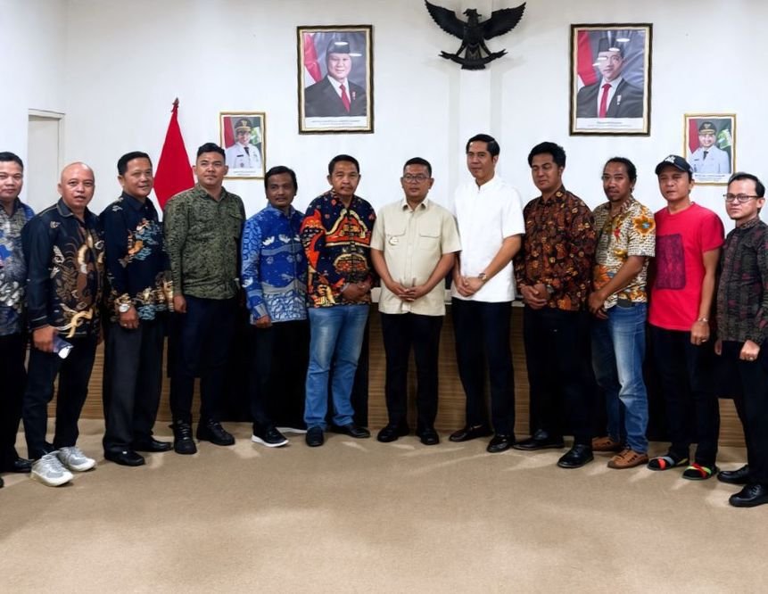 Andra Soni : UMKM Jadi Penggerak Ekonomi Masyarakat dari Bawah Andra Soni : UMKM Jadi Penggerak Ekonomi Masyarakat dari Bawah