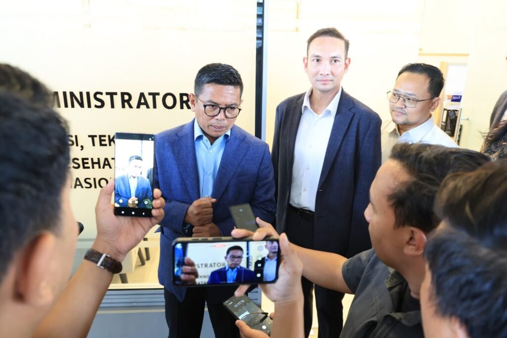 Investasi KEK ETKI Banten Tembus Rp1,9 Triliun, Serap 1.773 Tenaga Kerja Investasi KEK ETKI Banten Tembus Rp1,9 Triliun, Serap 1.773 Tenaga Kerja