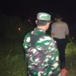 Polisi dan Warga Padamkan Kebakaran Lahan di Belakang Kantor Desa Dukuh
