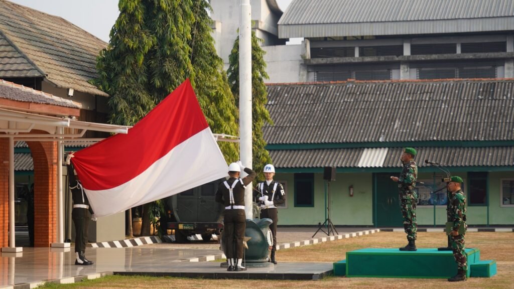 Danrem 064/MY Bacakan Amanat Pangdam, Prajurit Diminta Tak Menunggu Rakyat Kesulitan Danrem 064/MY Bacakan Amanat Pangdam, Prajurit Diminta Tak Menunggu Rakyat Kesulitan