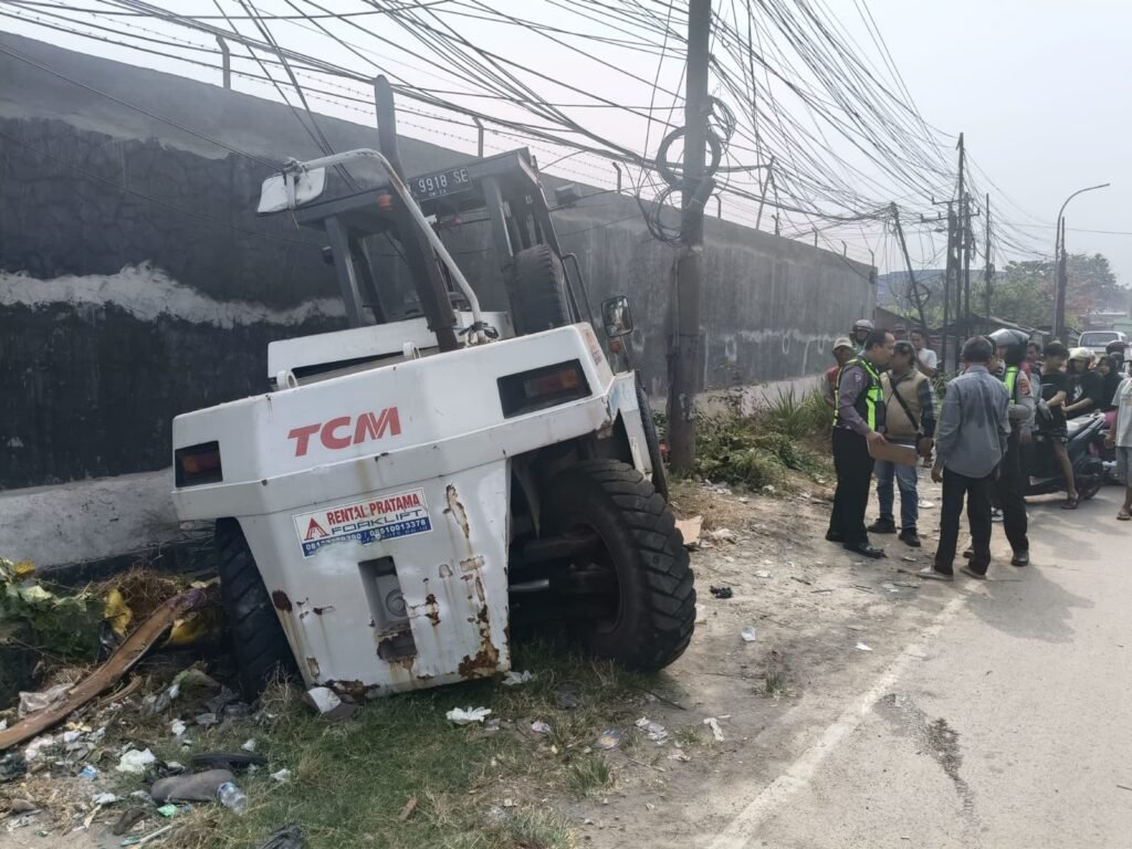 Tabrakan di Simpang Asem Cikande, Pasangan Suami Istri Tewas