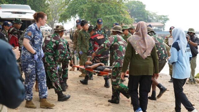 Penyelamatan Korban Tsunami Uji Kolaborasi SAR dan Tim Medis Multinasional