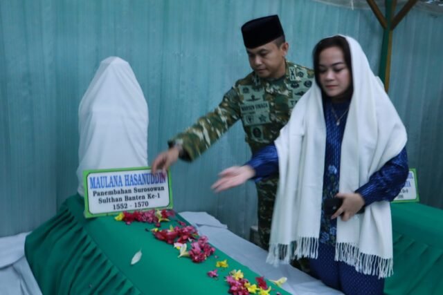 Hari Pertama Menjabat, Dandim 0602/Serang Ziarah ke Makam Sultan Maulana Hasanuddin‎