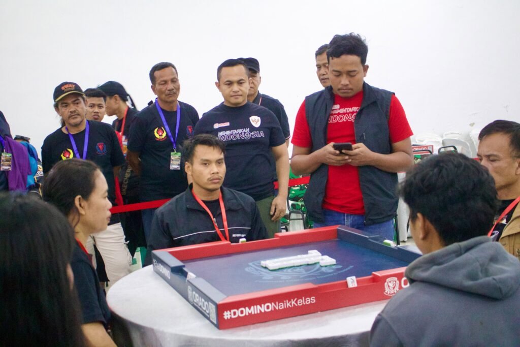 Dandim Marsen Sinaga Rangkul Warga Lewat Lomba Domino Piala Panglima TNI Dandim Marsen Sinaga Rangkul Warga Lewat Lomba Domino Piala Panglima TNI