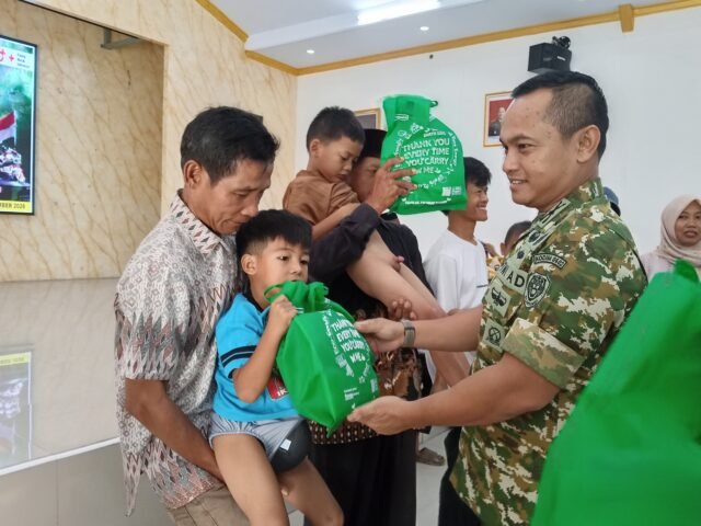 Kodim 0602/Serang Gelar Khitanan dan Pengobatan Gratis untuk Warga