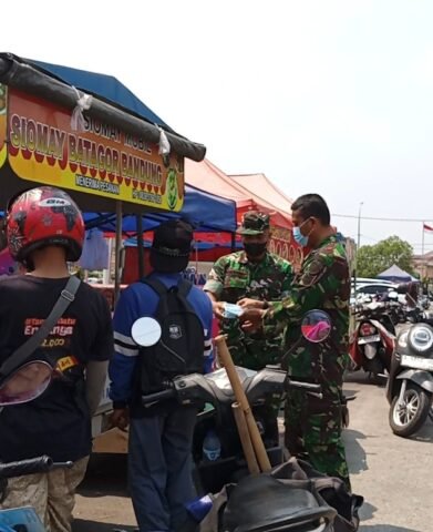 Antisipasi Debu Vulkanik Anak Krakatau, Kodim Serang Bagikan Masker Gratis‎