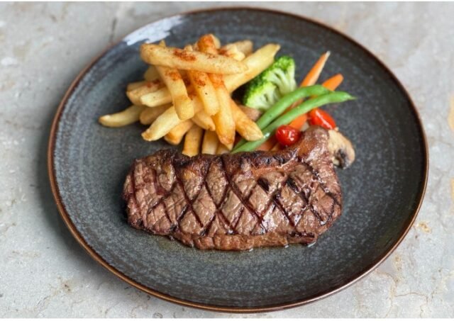 Aston Serang Andalkan Steak Rp98 Ribu dan Lapis Legit Premium untuk Garap Pasar Kuliner