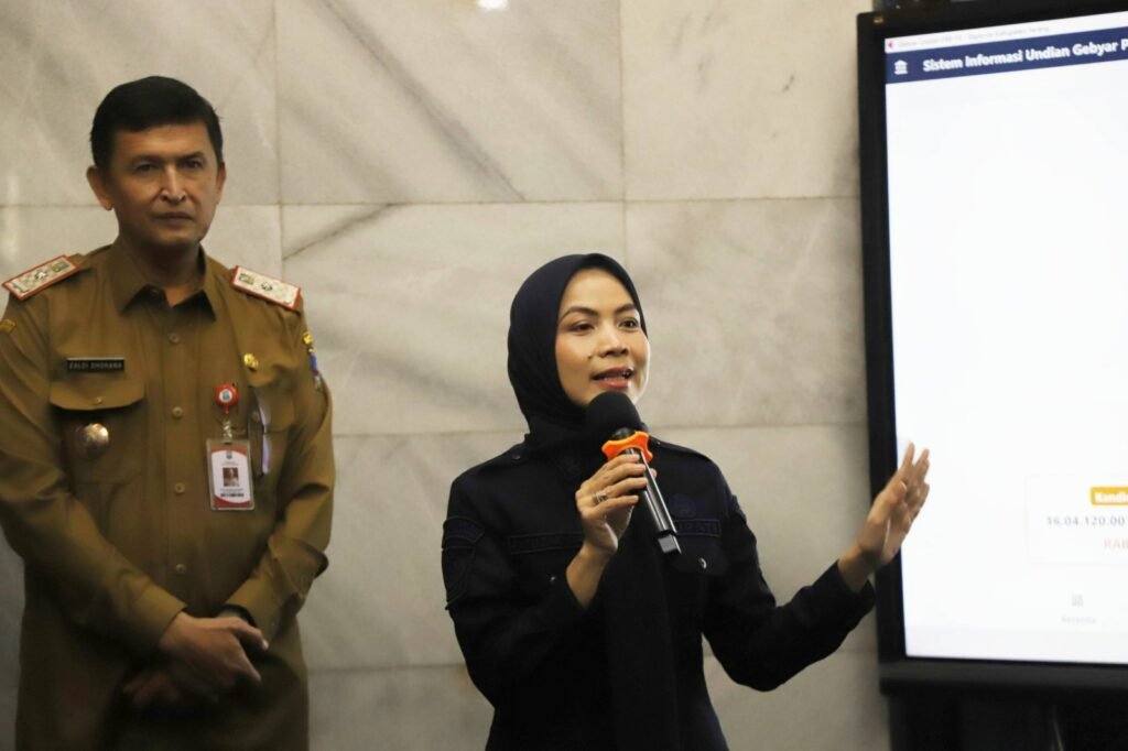 Taat Bayar PBB, Dua Warga Kabupaten Serang Dapat Hadiah Umrah