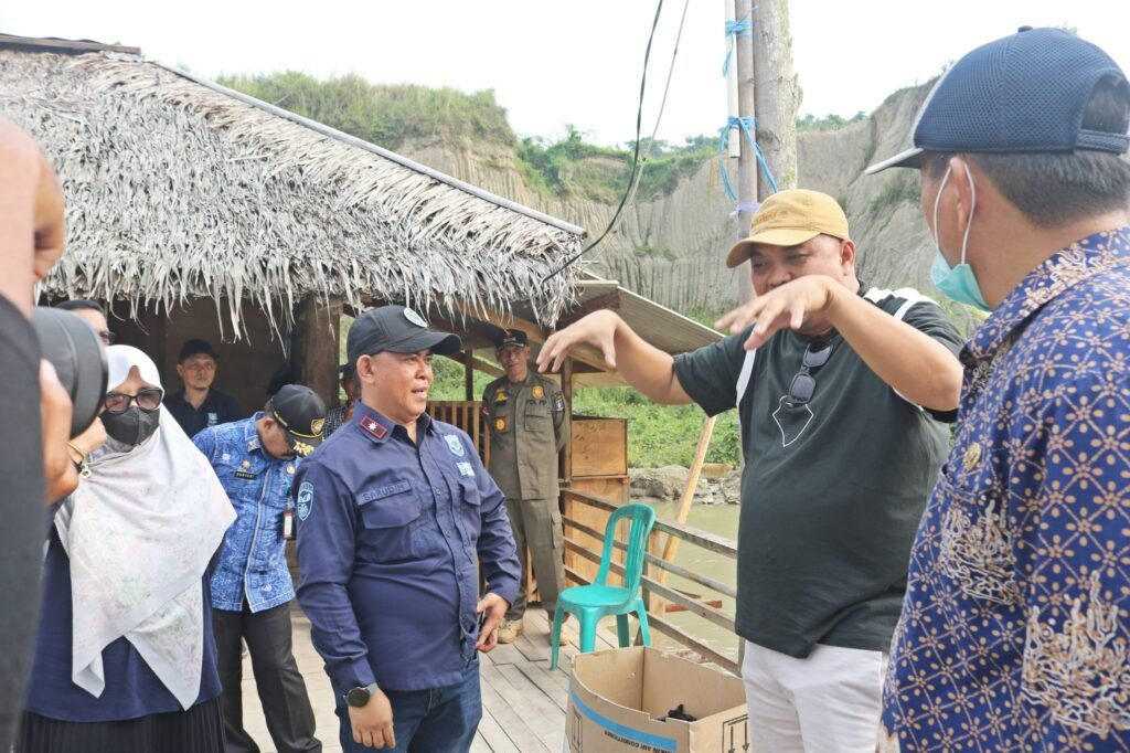 DLH Kabupaten Serang Periksa Tiga Aspek Aktivitas Tambang di Pabuaran dan Ciomas DLH Kabupaten Serang Periksa Tiga Aspek Aktivitas Tambang di Pabuaran dan Ciomas