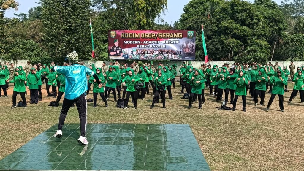 Kodim 0602/Serang Siapkan 1.000 Porsi Makan Gratis, Warga Senam Zumba Bersama Persit