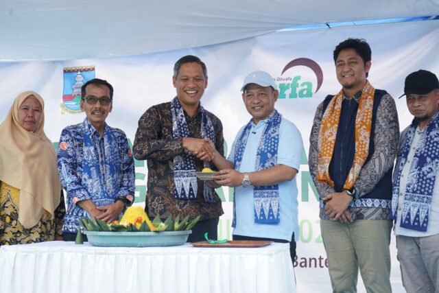 PLN Peduli Sasar Sekolah di Pulau Panjang