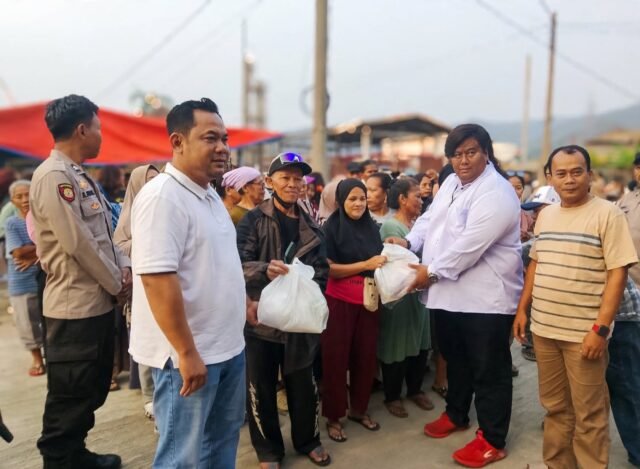 Di Tengah Tekanan Ekonomi, PT Bamkar dan Bandar Jaya Salurkan 500 Paket Sembako