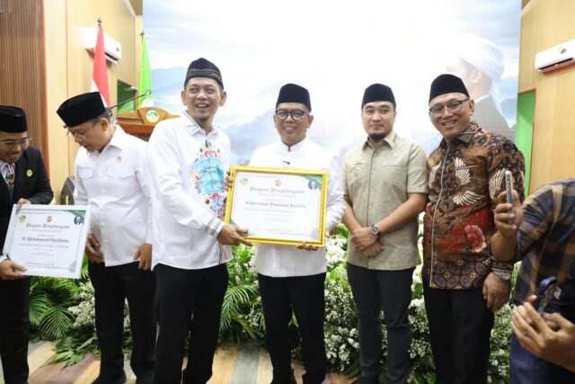 Andra Soni Raih Penghargaan Al Khairiyah, Mengaji Disiapkan Jadi Muatan Lokal