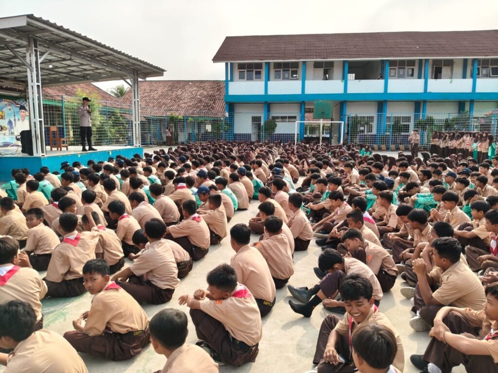 Polsek Jawilan Ingatkan Pelajar soal Tawuran, Perundungan, dan Narkoba Polsek Jawilan Ingatkan Pelajar soal Tawuran, Perundungan, dan Narkoba