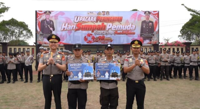 Kapolres Serang Berangkatkan Dua Bhabinkamtibmas Umrah sebagai Penghargaan Kinerja