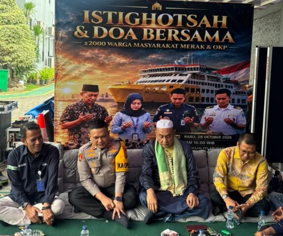 Pascakebakaran KMP Batumandi, Warga Gelar Istighosah di Kantor ASDP Merak